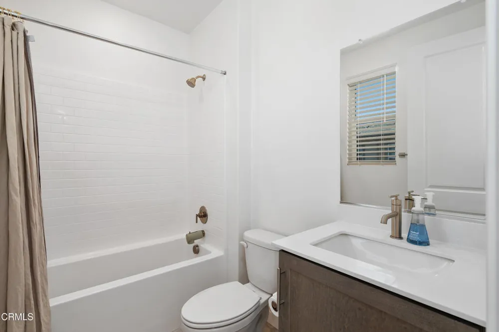 27560 Sanctuary Court Valencia, CA 91381