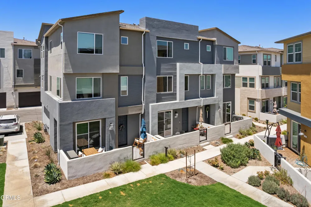 27560 Sanctuary Court Valencia, CA 91381