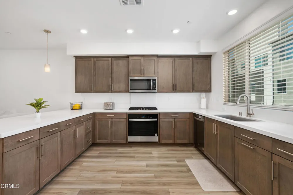 27560 Sanctuary Court Valencia, CA 91381