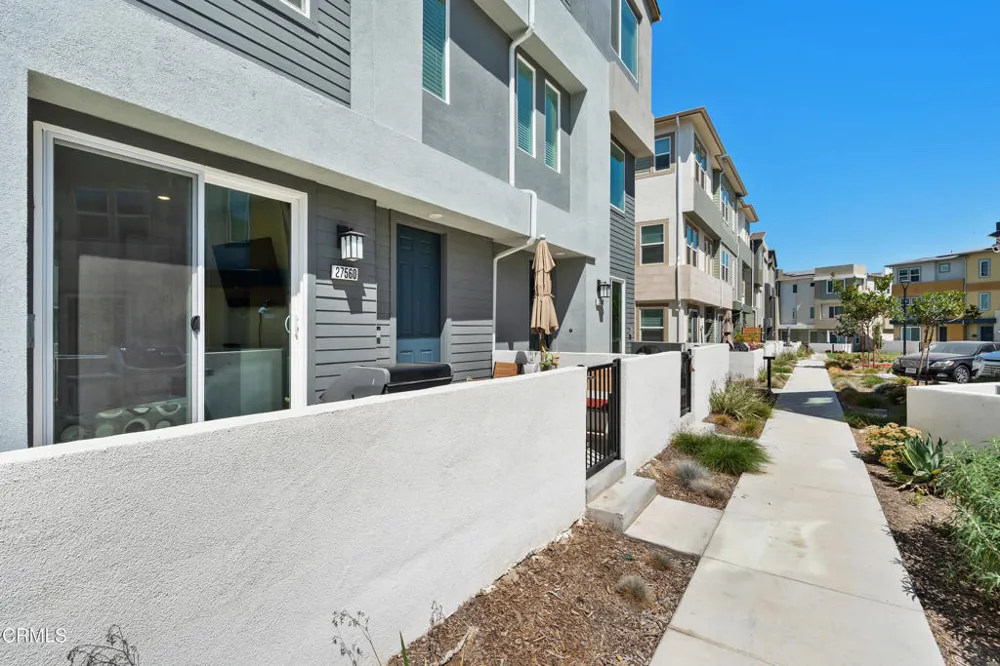 27560 Sanctuary Court Valencia, CA 91381