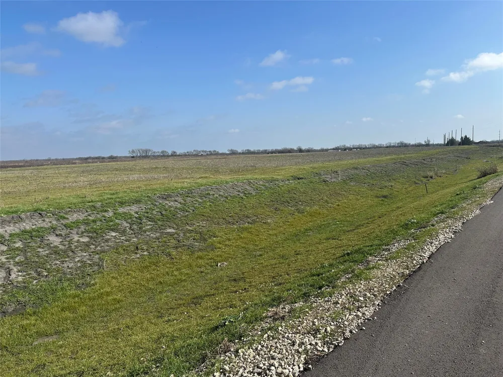2028 Co Rd 2162 Caddo Mills, TX 75135