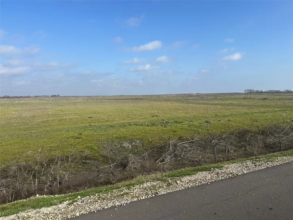 2124 Co Rd 2162 Caddo Mills, TX 75135
