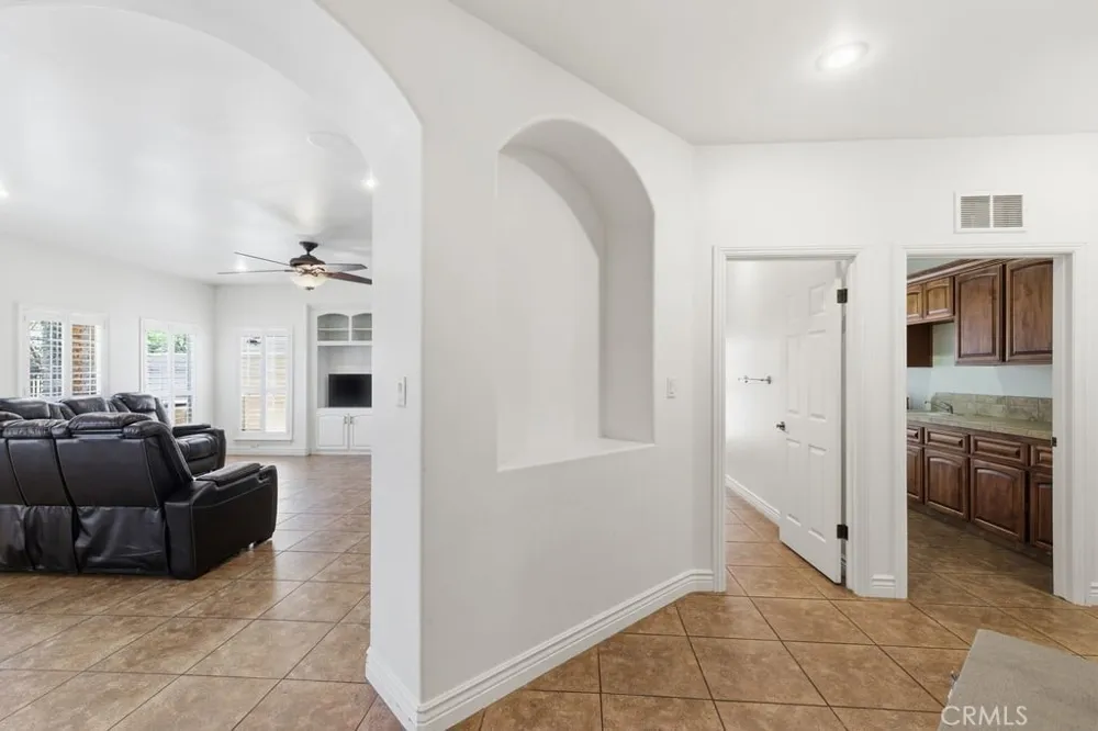 2510 Edingal Bakersfield, CA 93311