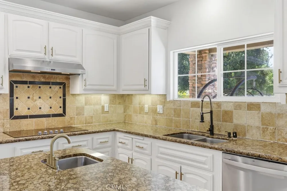 2510 Edingal Bakersfield, CA 93311