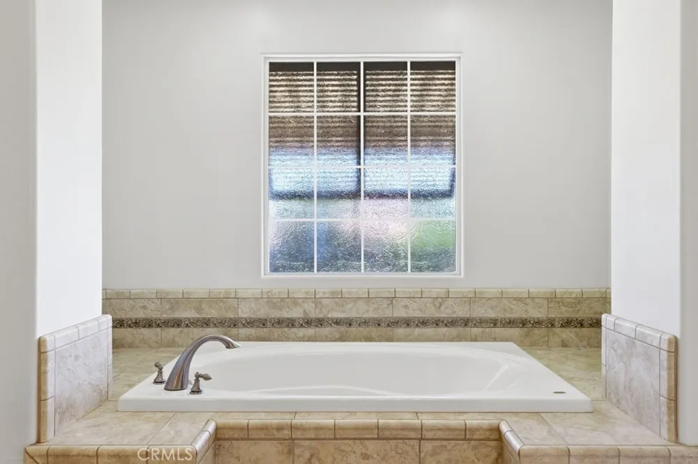 2510 Edingal Bakersfield, CA 93311