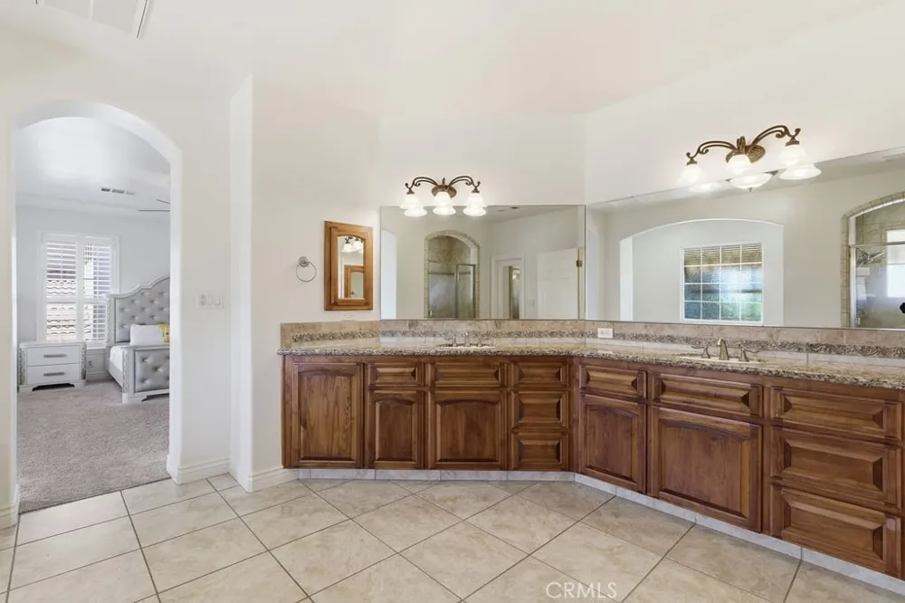 2510 Edingal Bakersfield, CA 93311