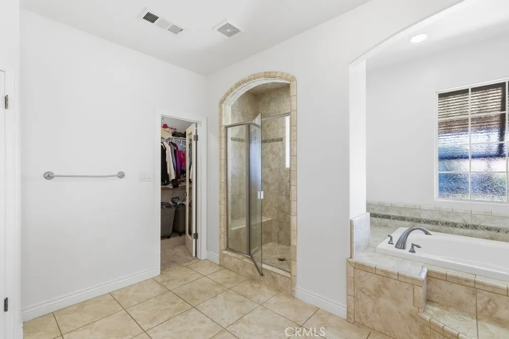 2510 Edingal Bakersfield, CA 93311