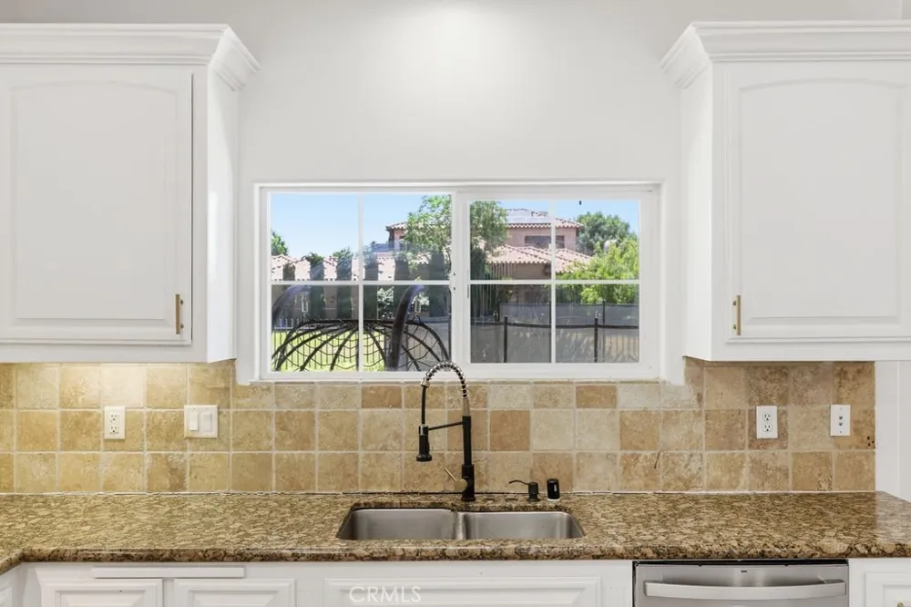 2510 Edingal Bakersfield, CA 93311