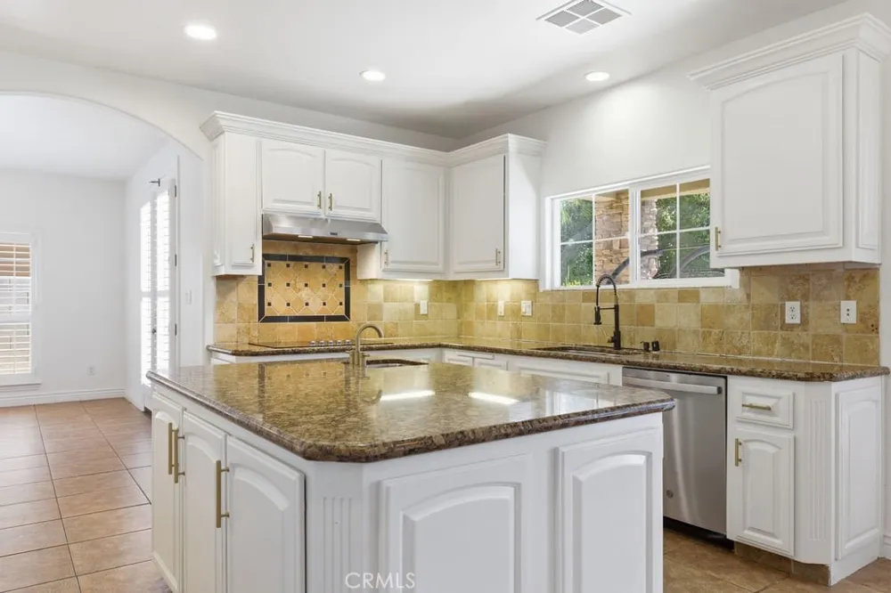 2510 Edingal Bakersfield, CA 93311