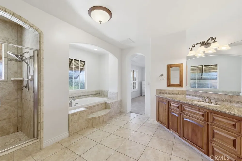 2510 Edingal Bakersfield, CA 93311