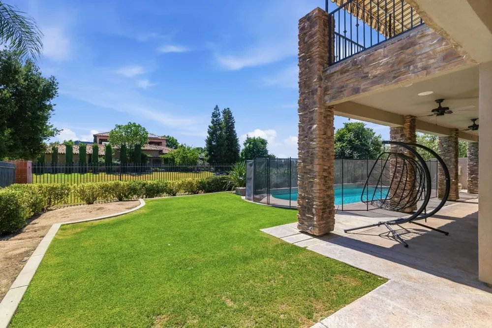 2510 Edingal Bakersfield, CA 93311