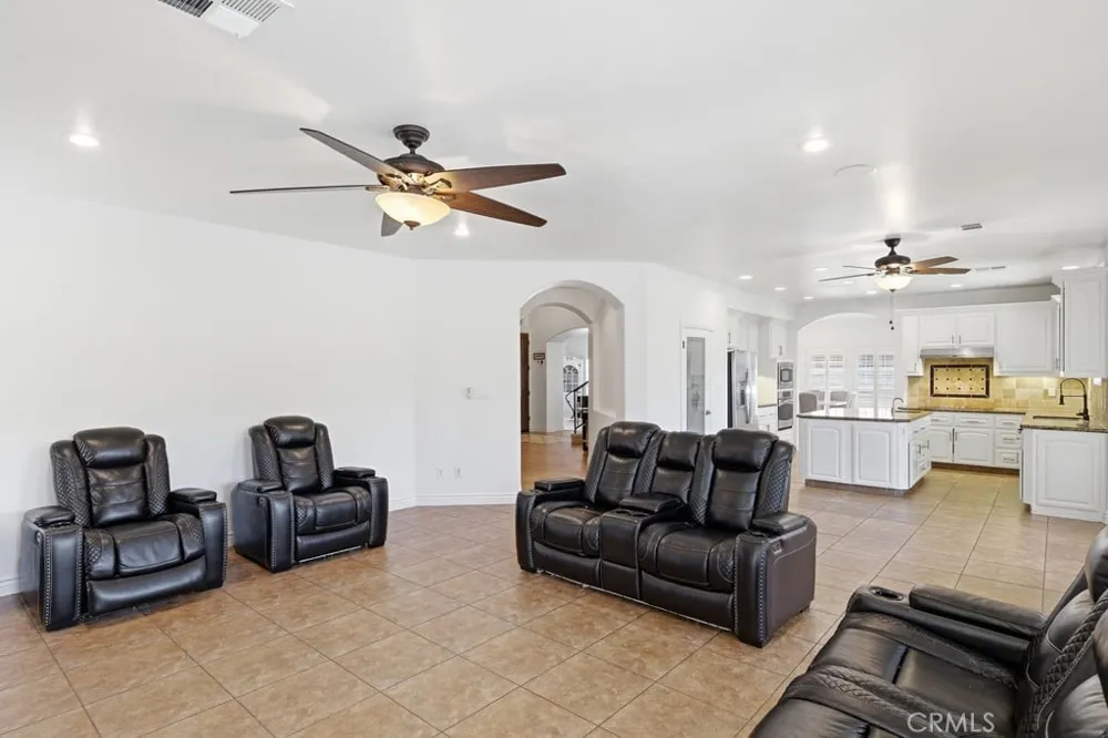 2510 Edingal Bakersfield, CA 93311