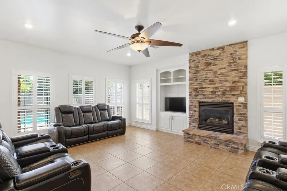 2510 Edingal Bakersfield, CA 93311