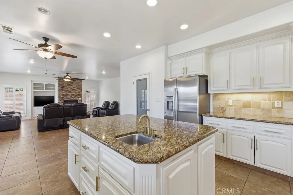 2510 Edingal Bakersfield, CA 93311