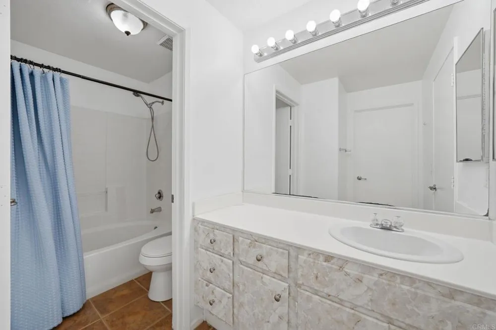 1880 Aubrives Place #2126 Chula Vista, CA 91913