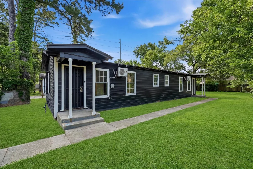 8030 -Record Street Houston, TX 77028