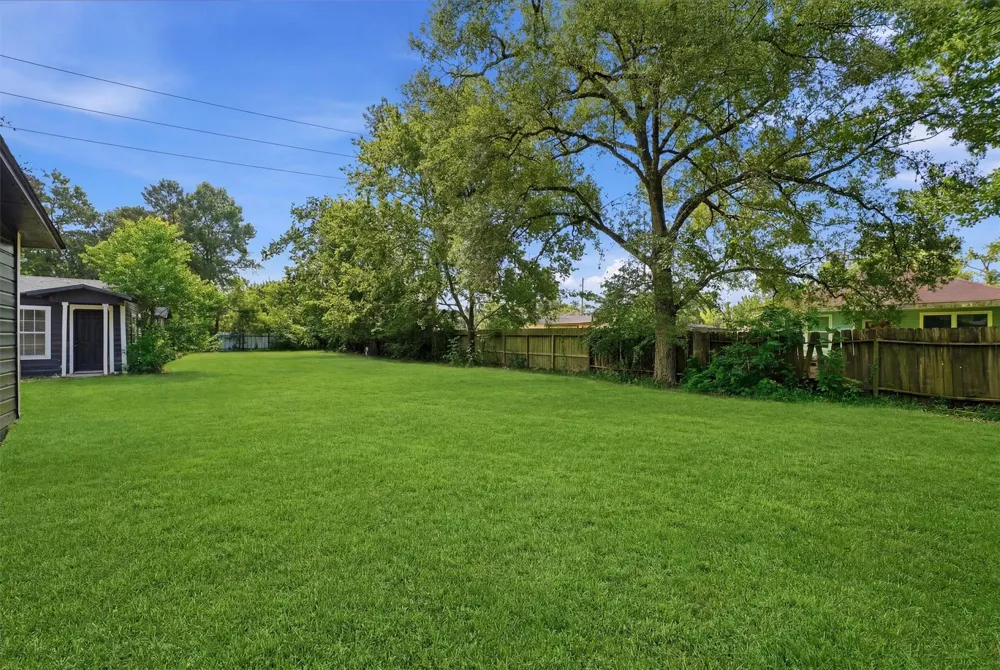 8030 -Record Street Houston, TX 77028