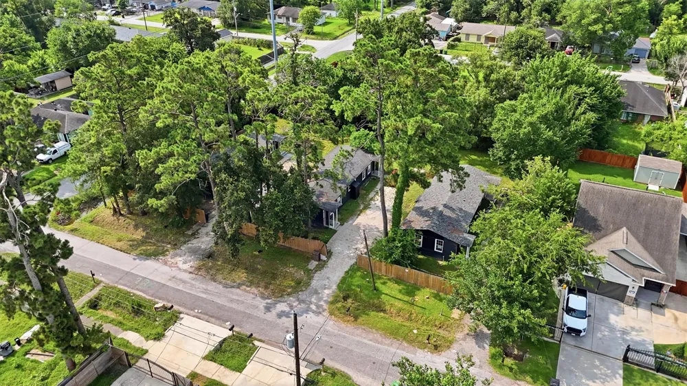 8030 -Record Street Houston, TX 77028