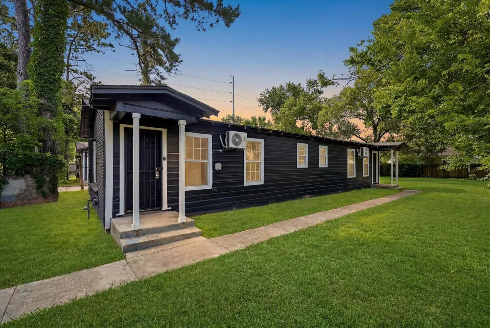 8030 -Record Street Houston, TX 77028