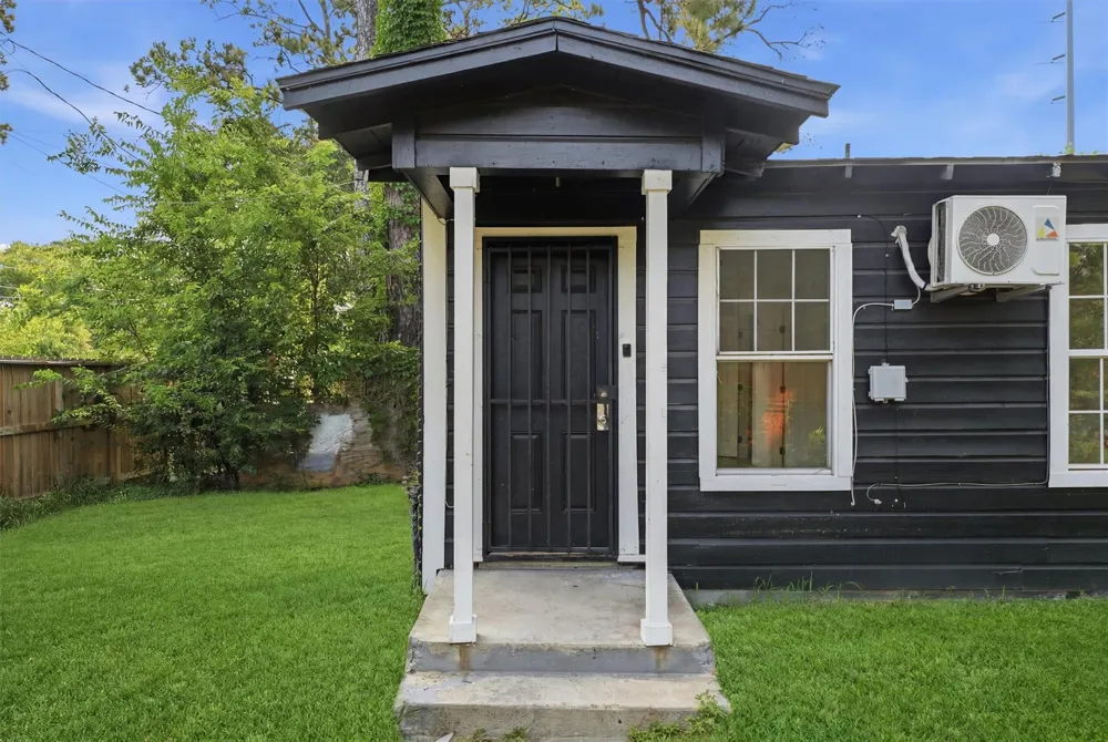8030 -Record Street Houston, TX 77028