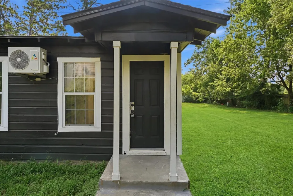 8030 -Record Street Houston, TX 77028