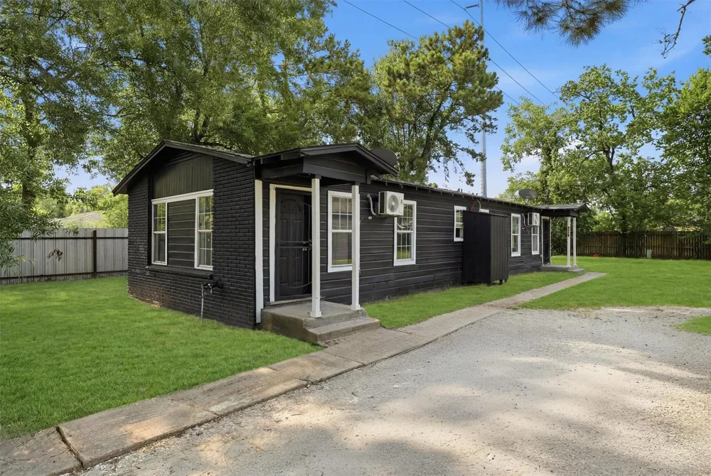 8030 -Record Street Houston, TX 77028