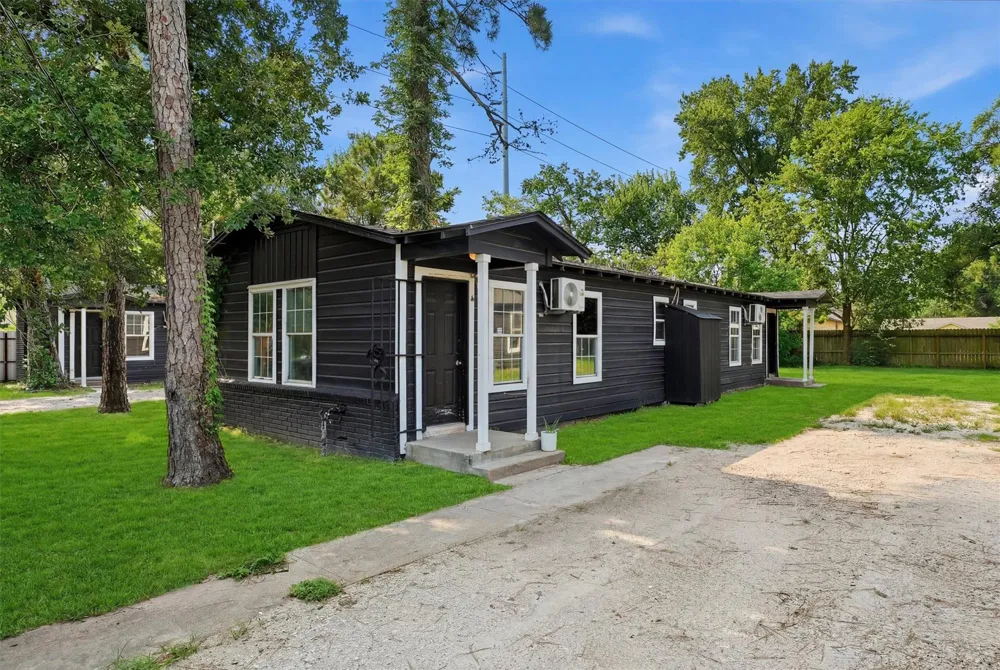 8030 -Record Street Houston, TX 77028