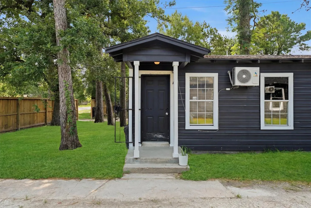 8030 -Record Street Houston, TX 77028