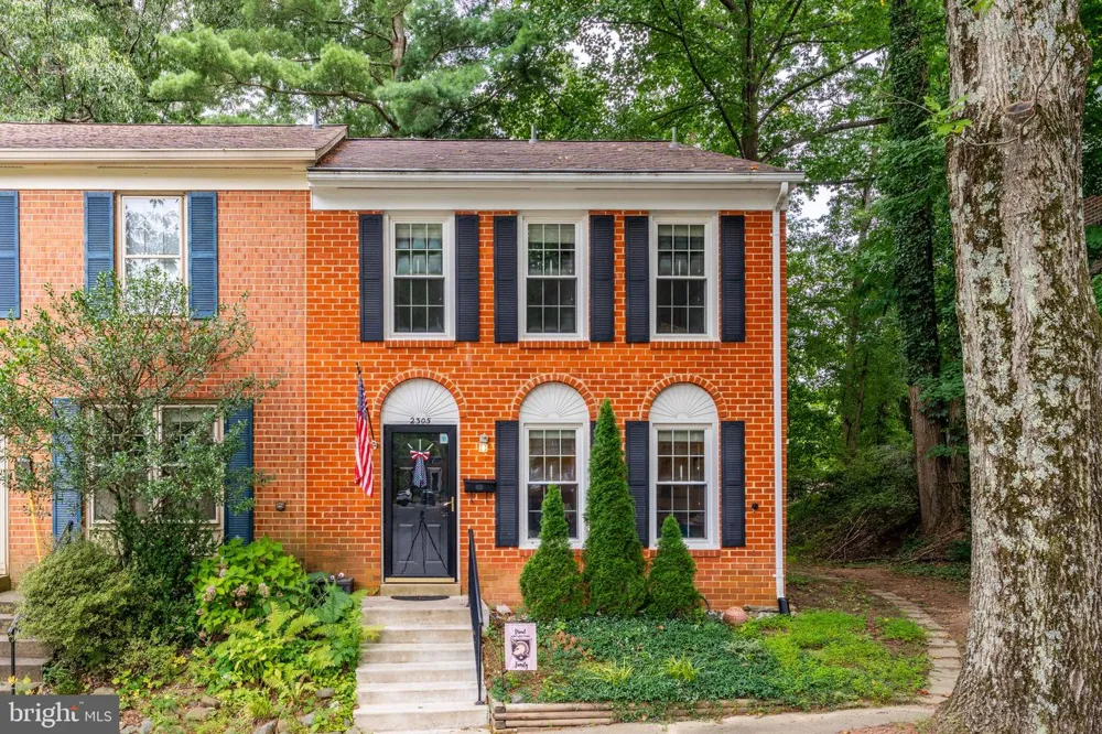 2305 HORSEFERRY COURT Reston, VA 20191