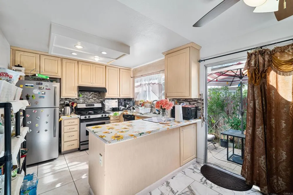 481 S Lincoln Avenue El Cajon, CA 92020