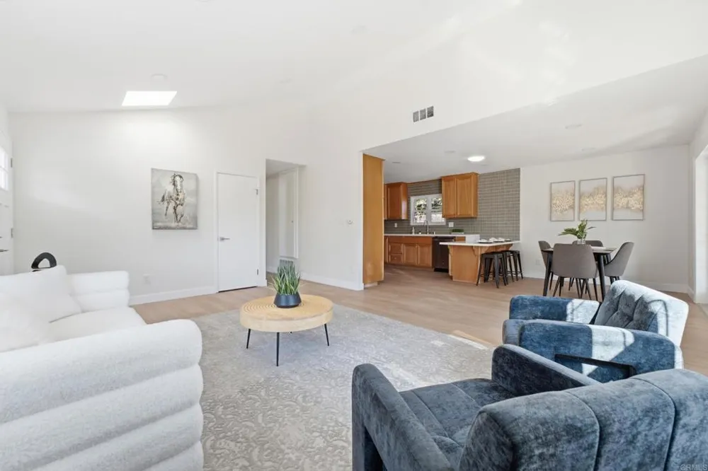 8722 Vanguard Place Lakeside, CA 92040