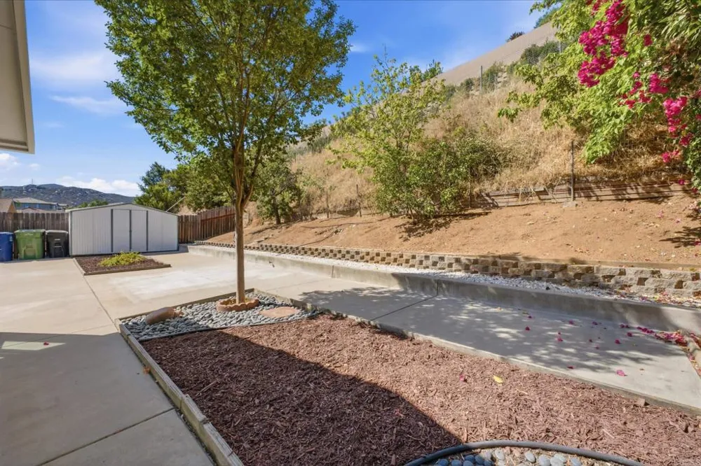 8722 Vanguard Place Lakeside, CA 92040