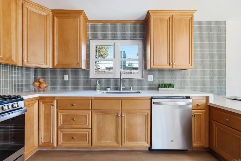 8722 Vanguard Place Lakeside, CA 92040
