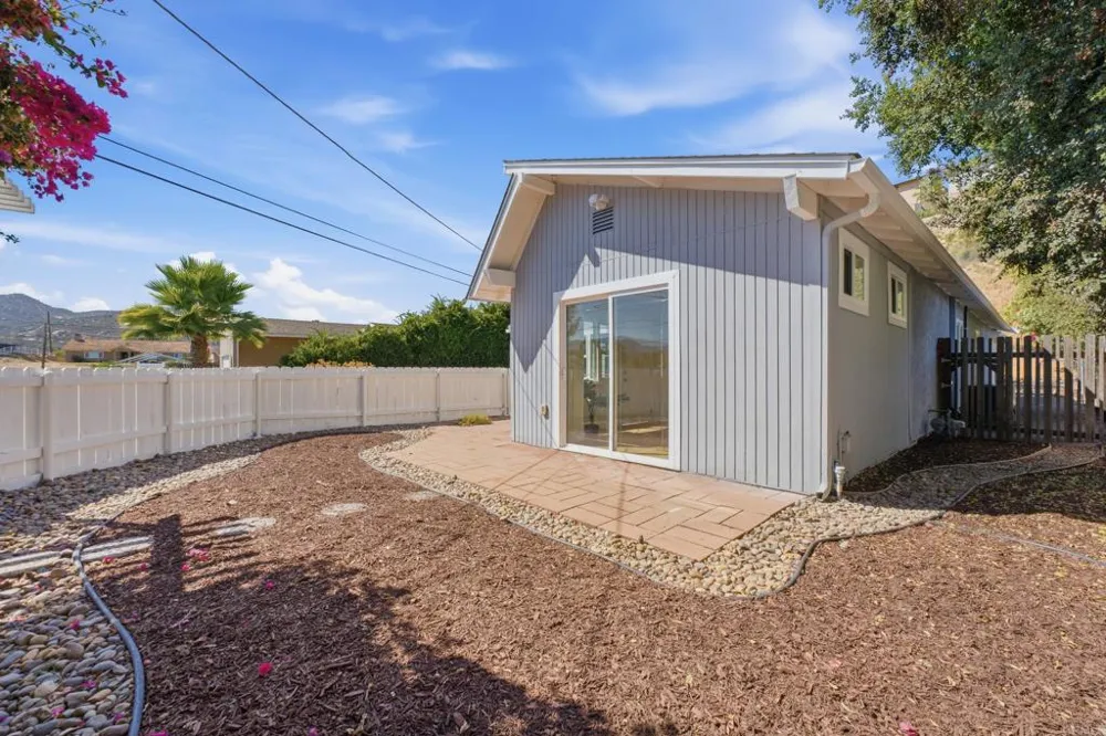 8722 Vanguard Place Lakeside, CA 92040