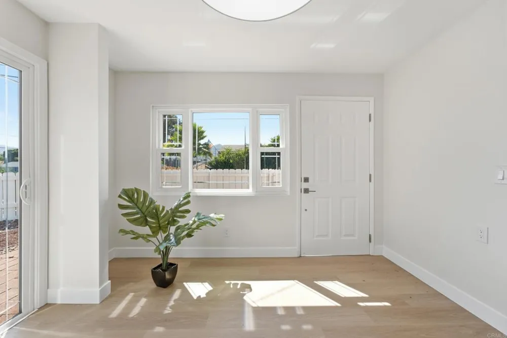 8722 Vanguard Place Lakeside, CA 92040