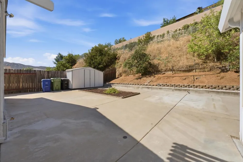 8722 Vanguard Place Lakeside, CA 92040
