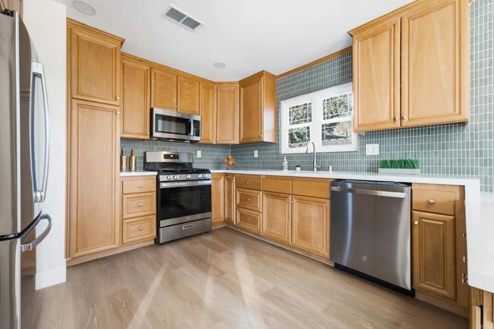 8722 Vanguard Place Lakeside, CA 92040