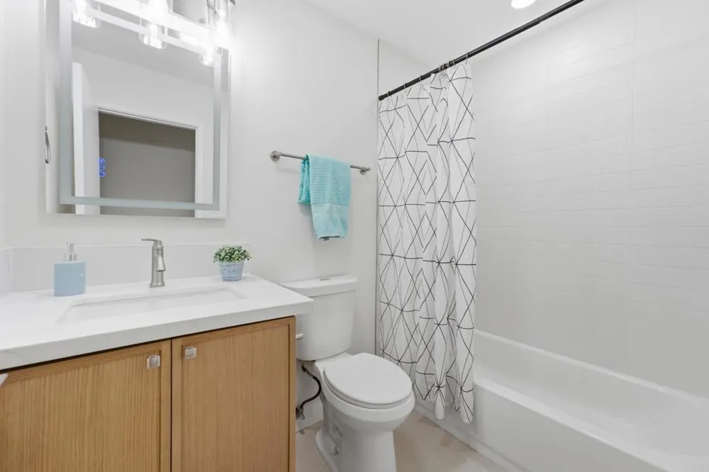 8722 Vanguard Place Lakeside, CA 92040