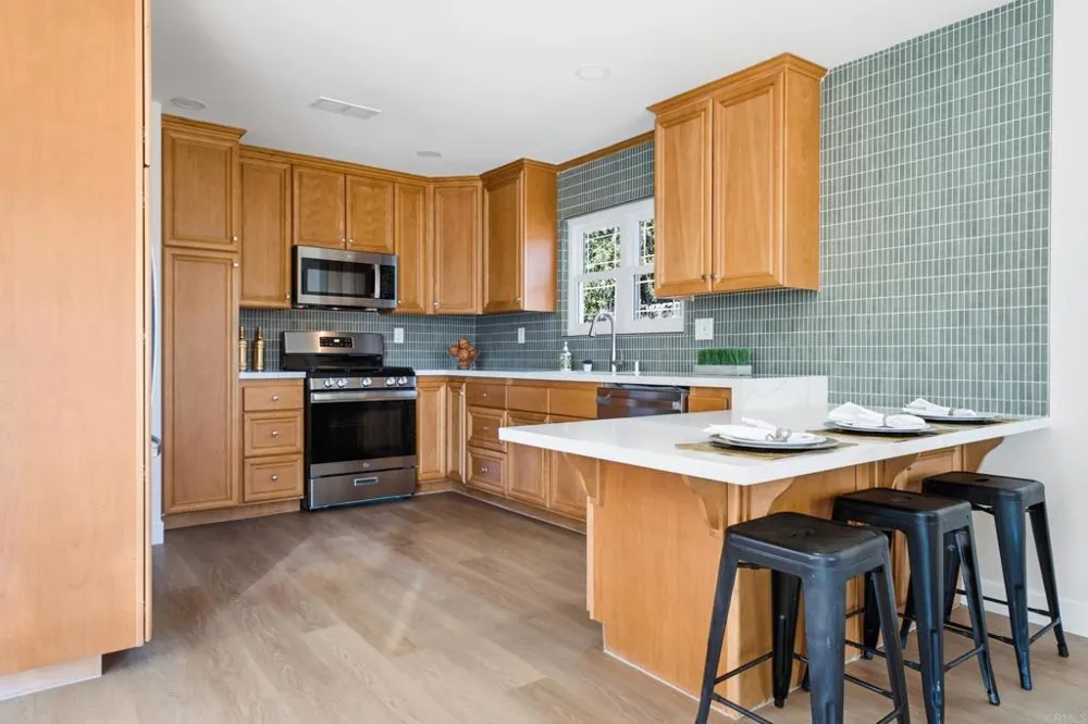 8722 Vanguard Place Lakeside, CA 92040