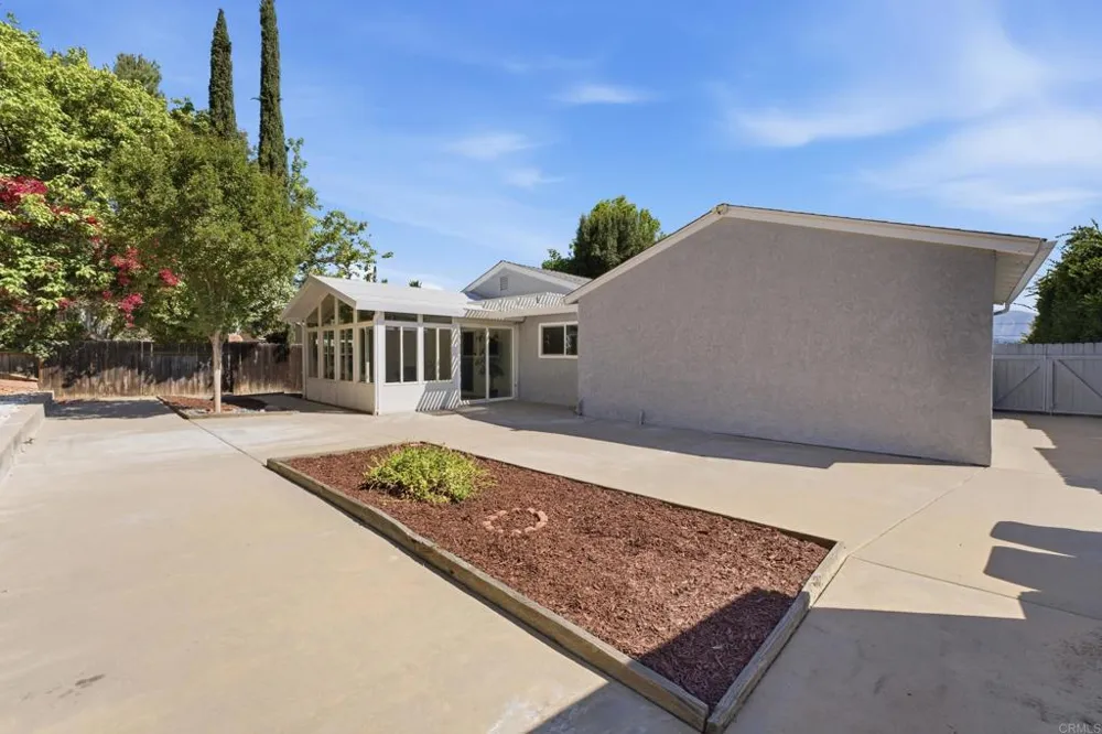 8722 Vanguard Place Lakeside, CA 92040