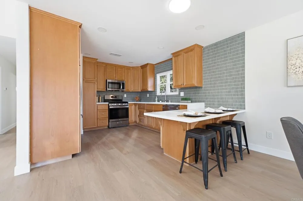 8722 Vanguard Place Lakeside, CA 92040