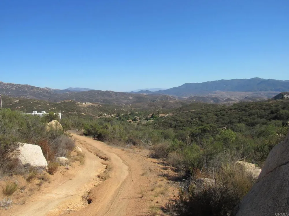 36 Leoney Court Jamul, CA 91935