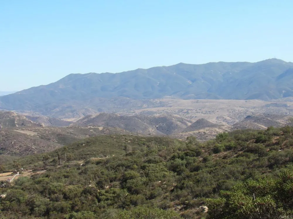 36 Leoney Court Jamul, CA 91935