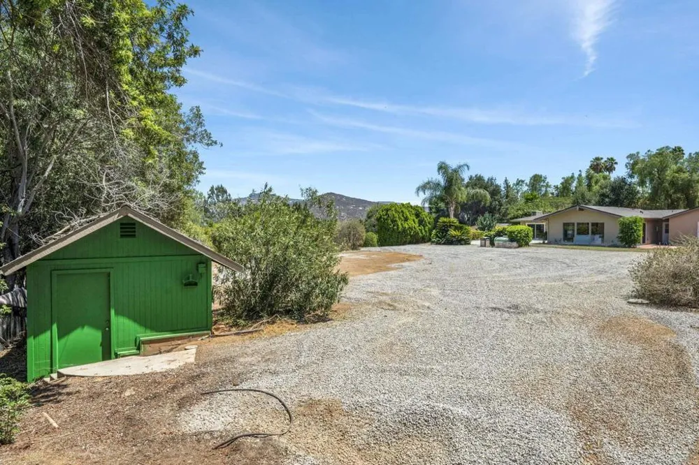 3131 Summit Drive Escondido, CA 92025