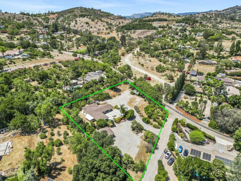 3131 Summit Drive Escondido, CA 92025