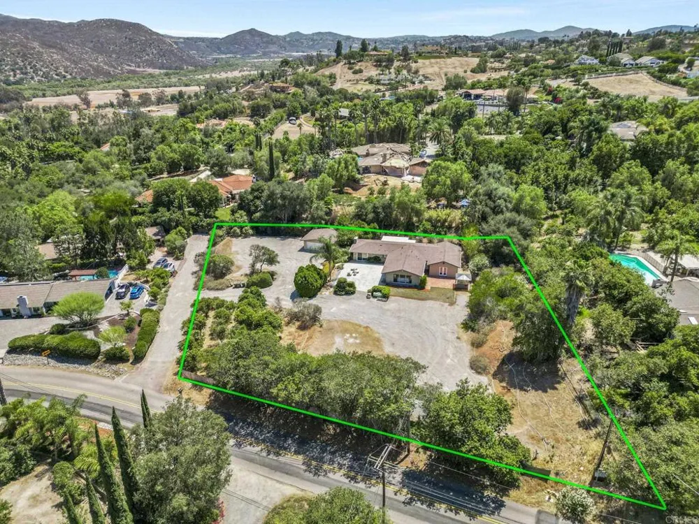 3131 Summit Drive Escondido, CA 92025