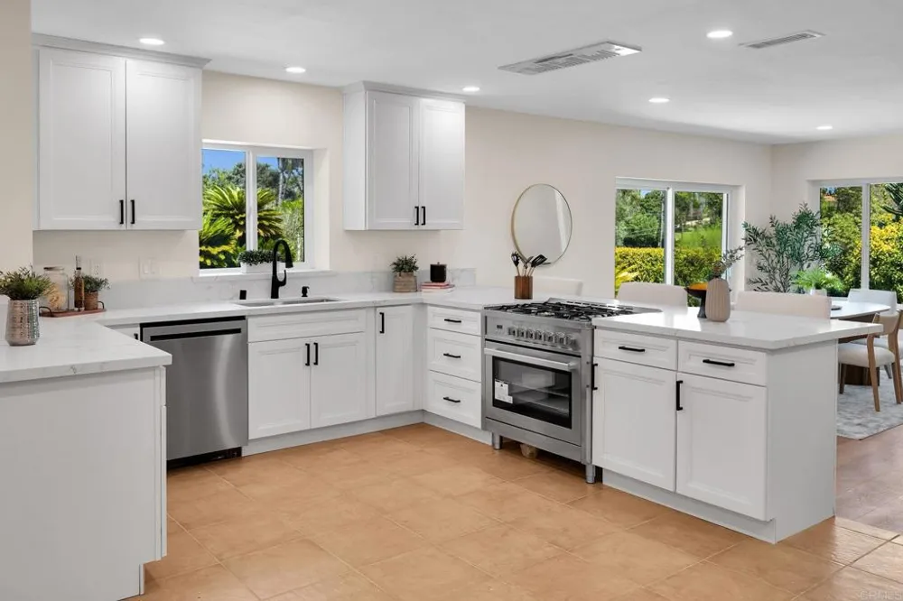 3131 Summit Drive Escondido, CA 92025