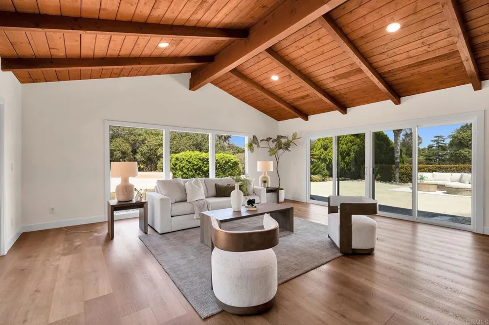 3131 Summit Drive Escondido, CA 92025