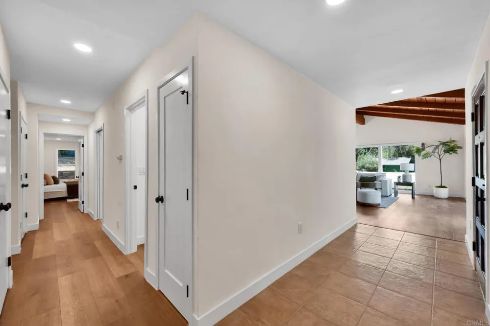 3131 Summit Drive Escondido, CA 92025