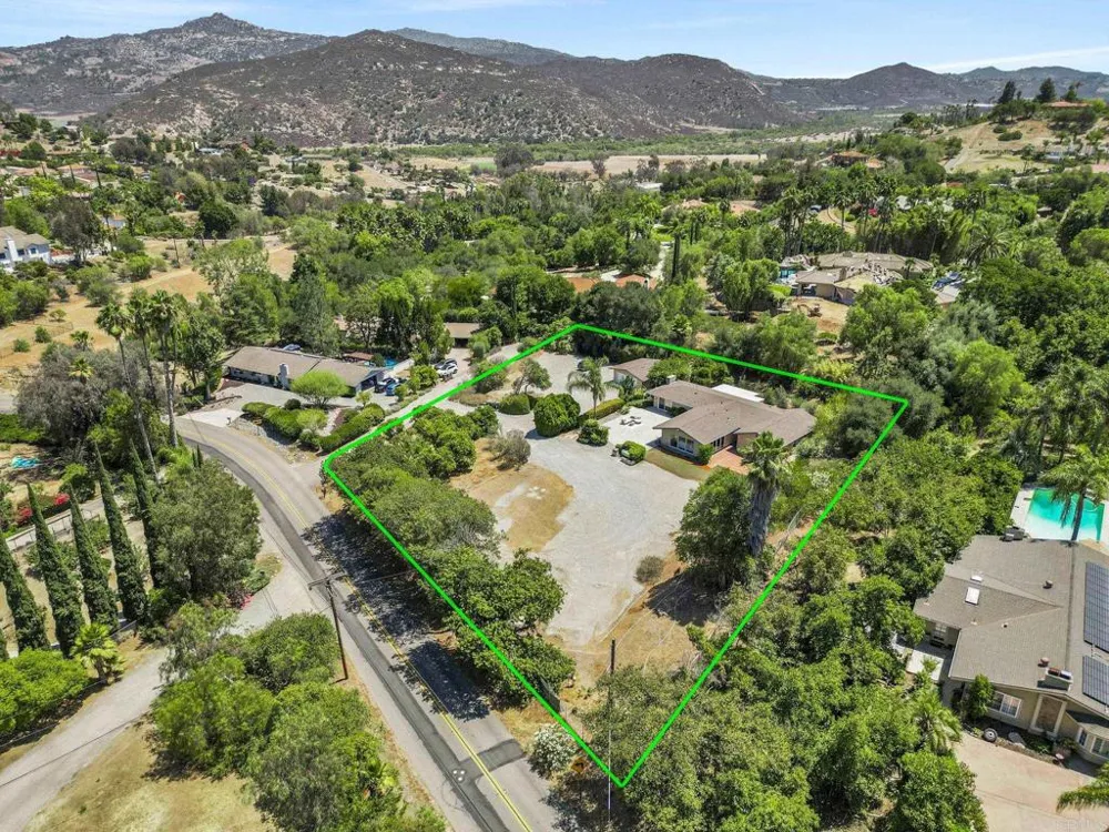 3131 Summit Drive Escondido, CA 92025